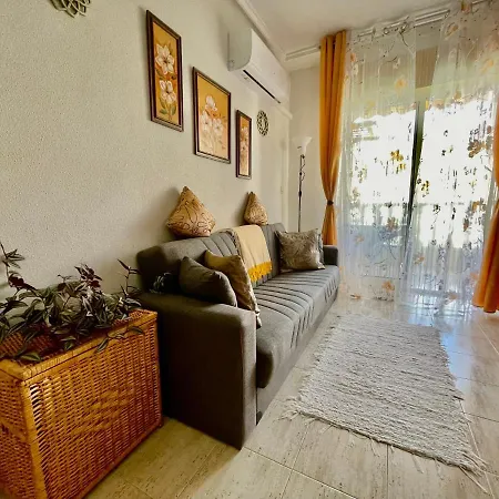 En Urbanizacion Con Piscina Y Jardin En 5 Minutos De La Playa *