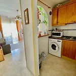 En Urbanizacion Con Piscina Y Jardin En 5 Minutos De La Playa דירה *