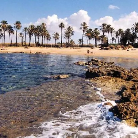 En Urbanizacion Con Piscina Y Jardin En 5 Minutos De La Playa Apartment