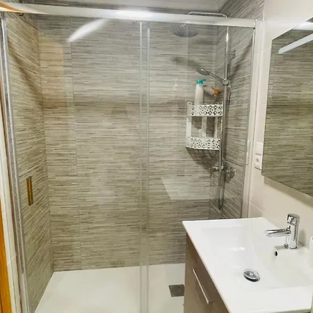 Apartamento En Urbanizacion Con Piscina Y Jardin En 5 Minutos De La Playa *